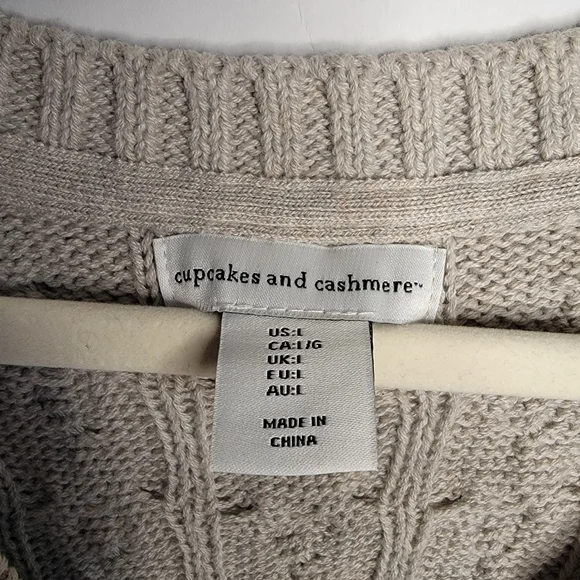 Cupcakes & Cashmere Gray Cotton blend Cable Knit V Neck High Low Sweater Vest - Picture 2 of 6